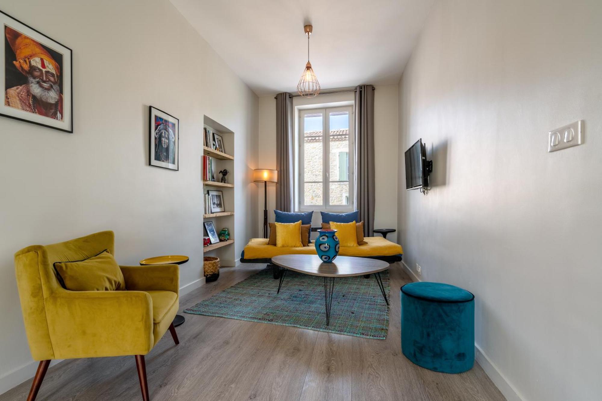 La Cour Des Sens Hotell Lagnes Exteriör bild